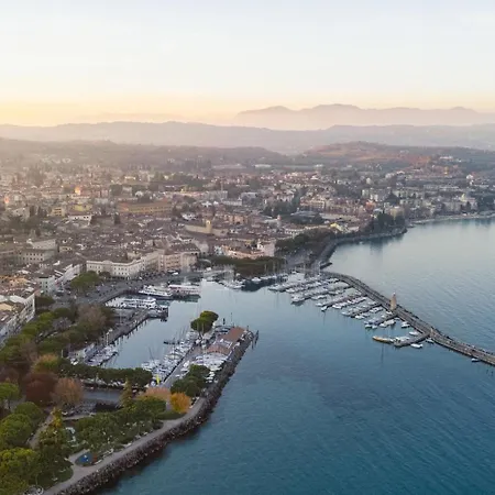 Louis Deluxe Apartment&private Garage Appartement Desenzano del Garda