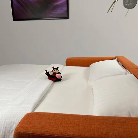 Louis Deluxe Apartment&private Garage * Desenzano del Garda