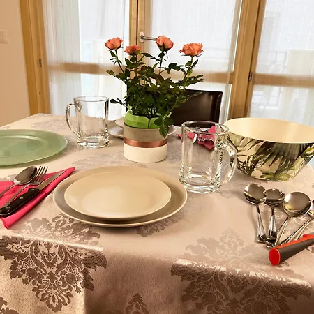 Louis Deluxe Apartment&private Garage * Desenzano del Garda