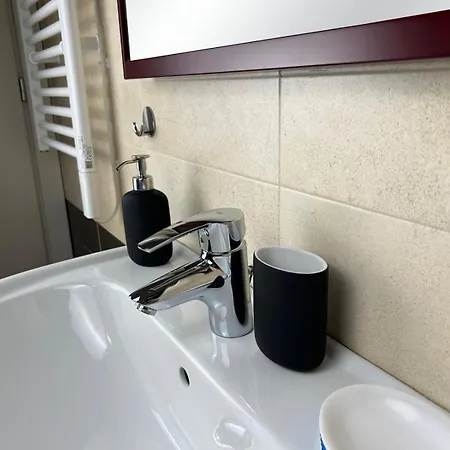 Louis Deluxe Apartment&private Garage Appartement Desenzano del Garda